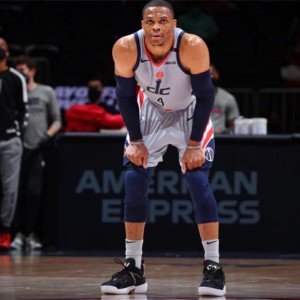  萨博尼斯两双助步行者击败奇才走出连败阴霾