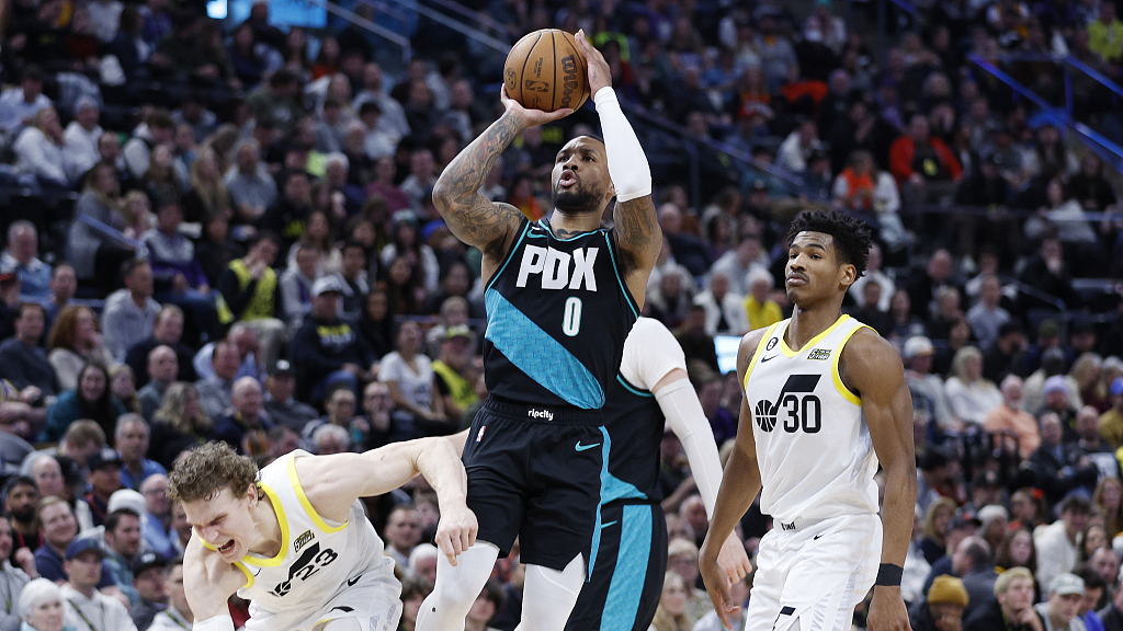  马尔卡宁高效投射爵士大胜开拓者结束球队四连败窘境